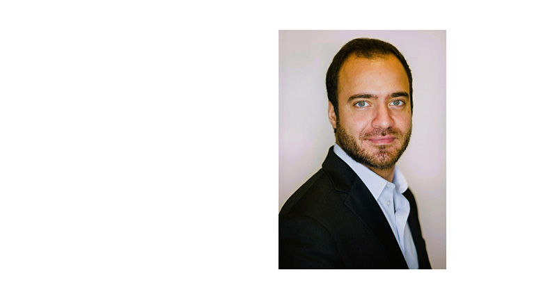 Directeur du développement international et digital. Directeur du développement international et digital.